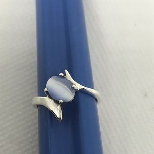 Sterling silver blue cat’s eye ring